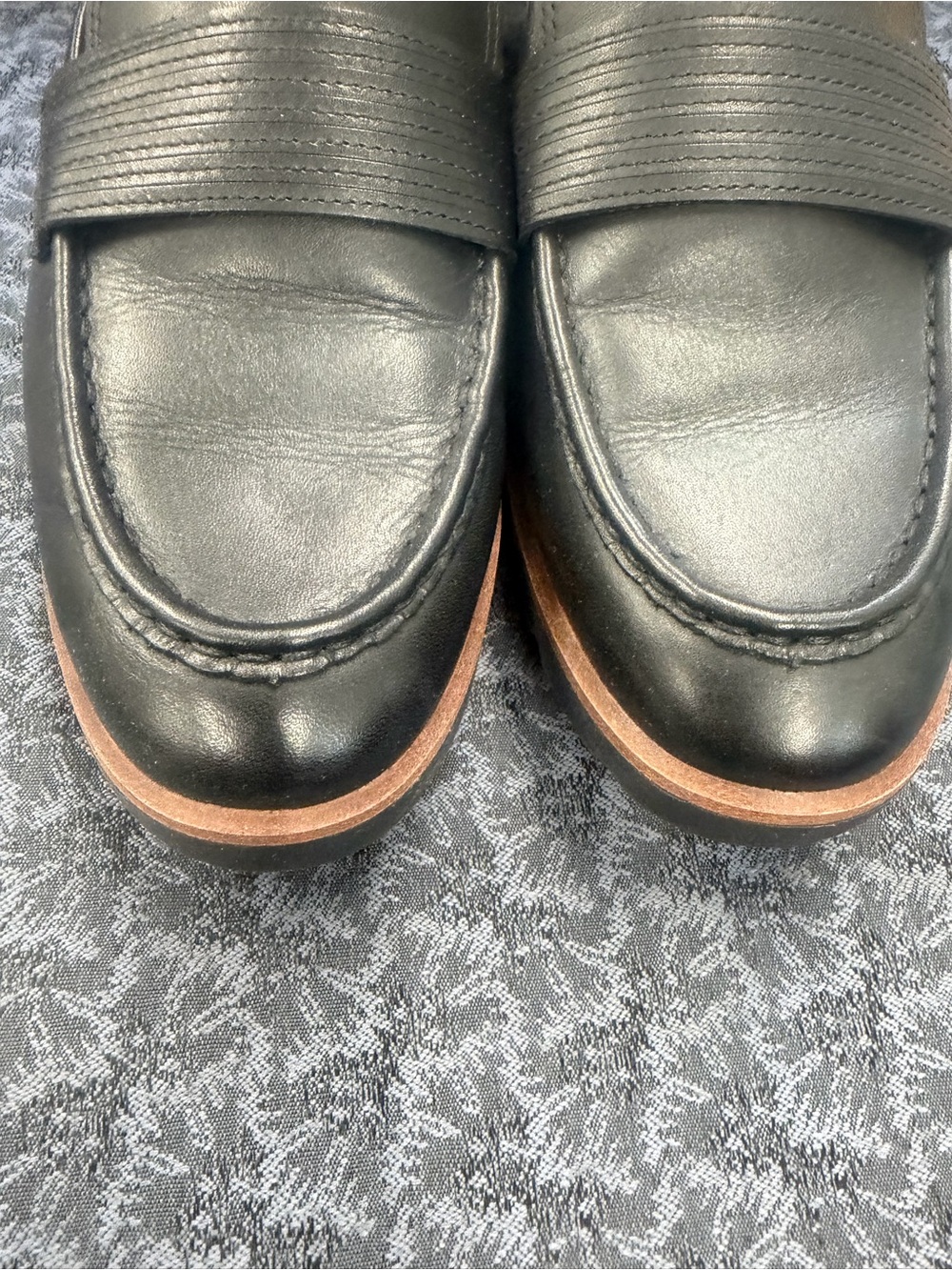 EUC Vionic Corrine Black Leather Penny Loafers Sz 10 - Picture 2 of 5